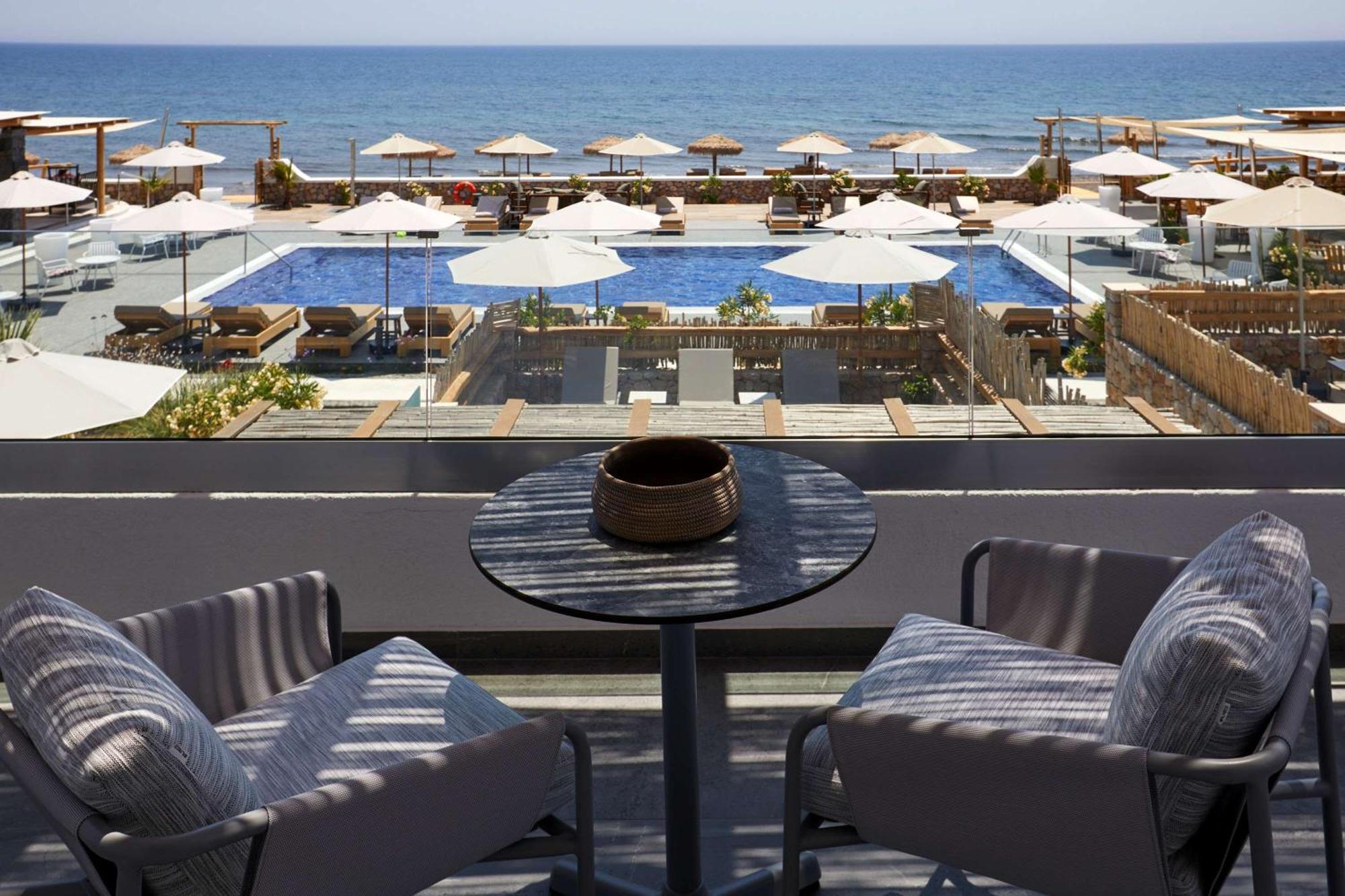 Sea Breeze Santorini Beach Resort, Curio By Hilton Agios Georgios  Eksteriør bilde