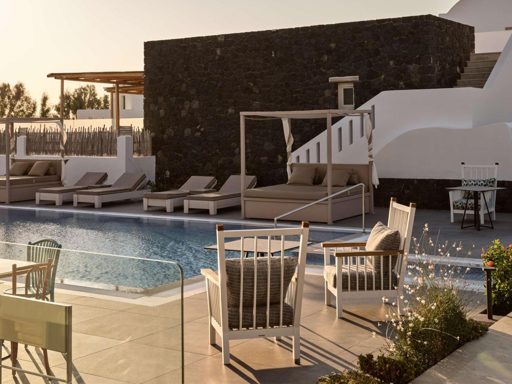 Sea Breeze Santorini Beach Resort, Curio By Hilton Agios Georgios  Eksteriør bilde