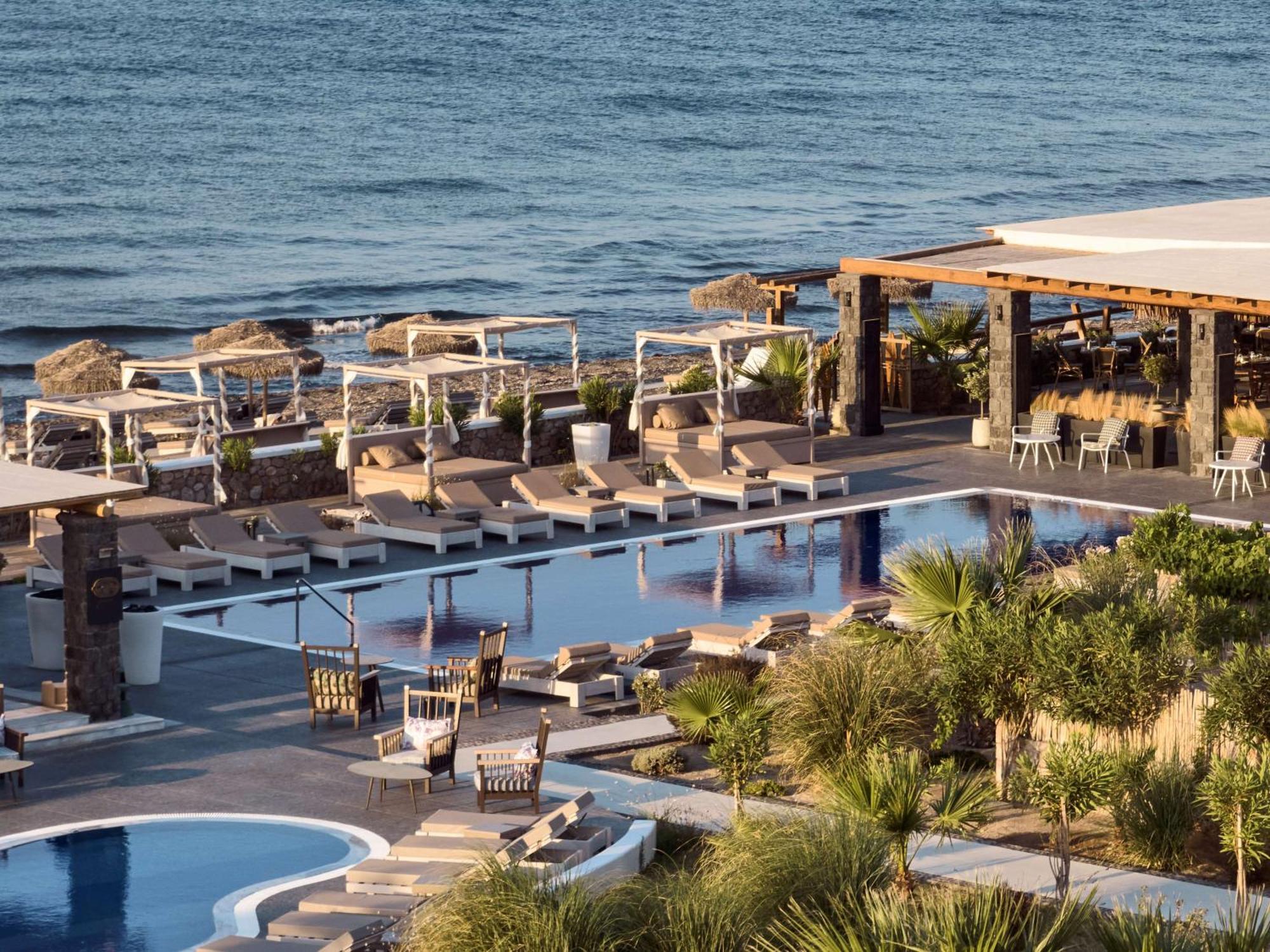 Sea Breeze Santorini Beach Resort, Curio By Hilton Agios Georgios  Eksteriør bilde