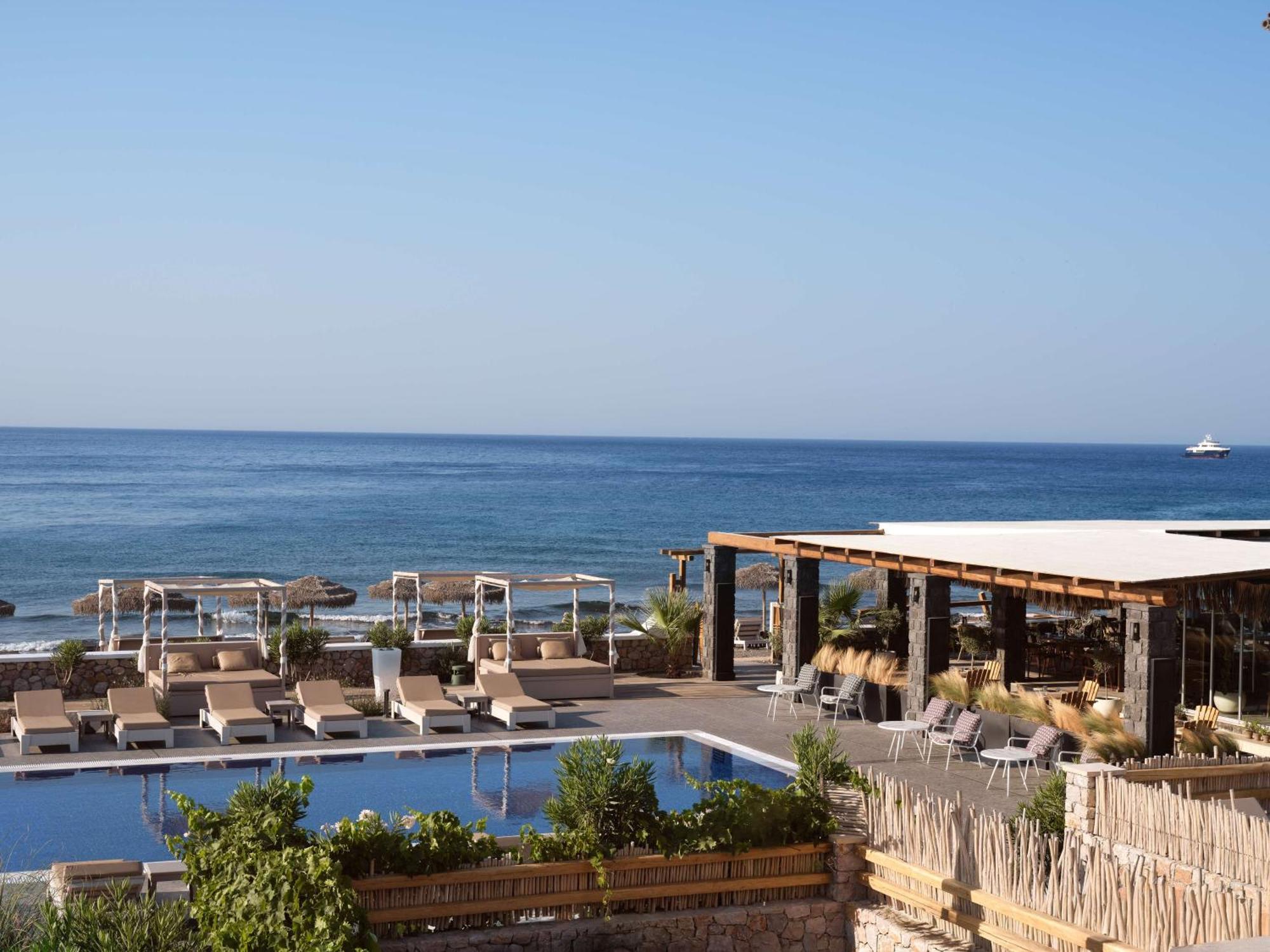 Sea Breeze Santorini Beach Resort, Curio By Hilton Agios Georgios  Eksteriør bilde