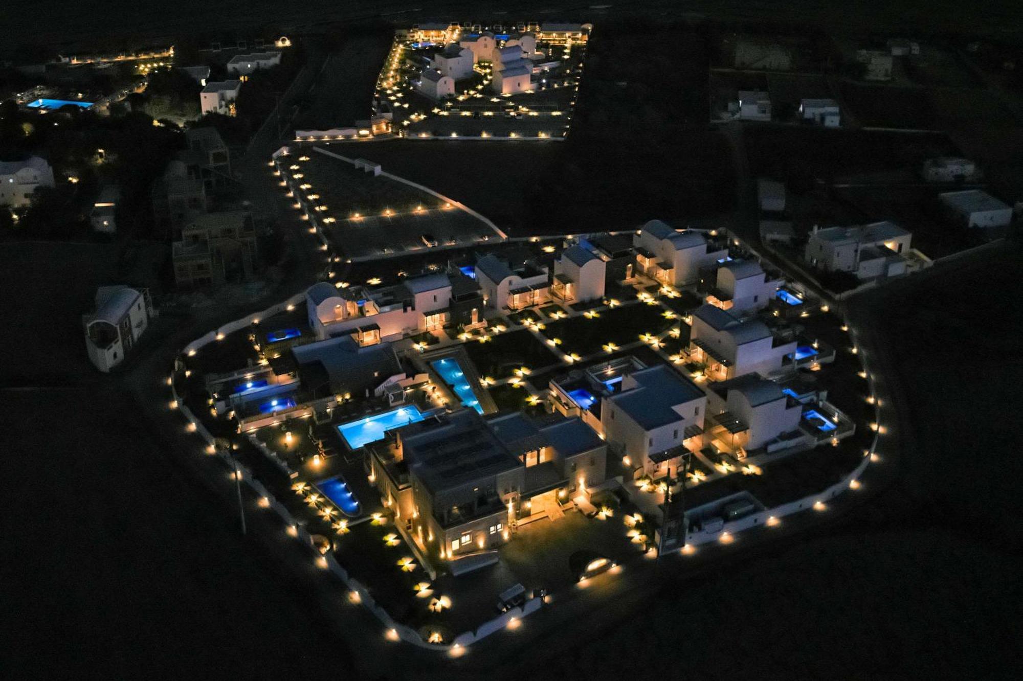 Sea Breeze Santorini Beach Resort, Curio By Hilton Agios Georgios  Eksteriør bilde